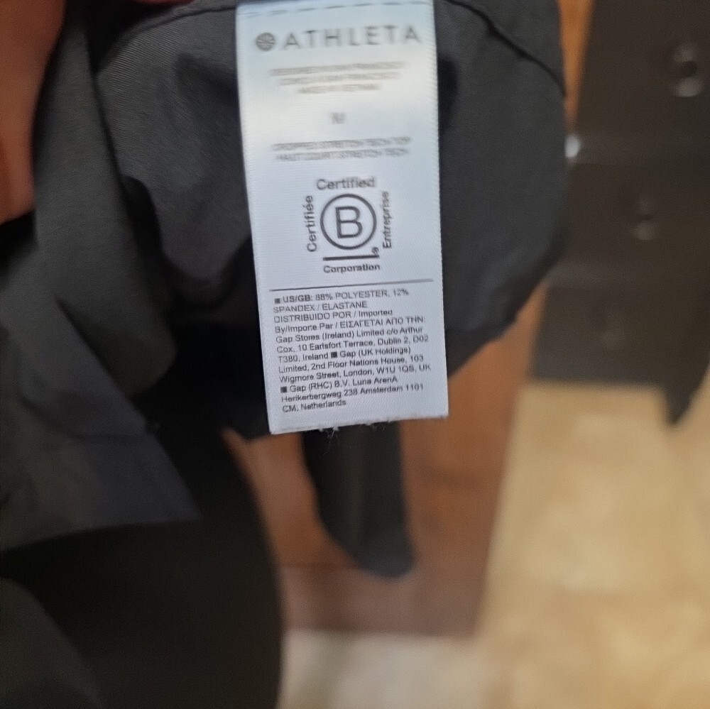 Athleta Cropped Stretch Tech Top - Size M - Picture 4 of 6